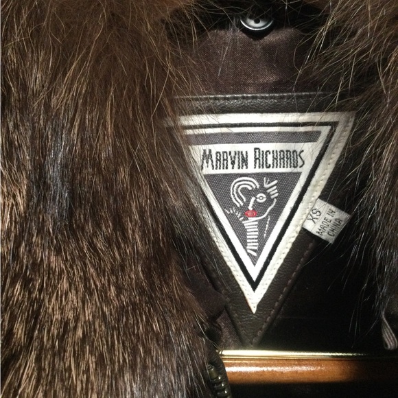 Lucious Dark Brown Leather coat with Authentic Fox Fur Removable Collar - Picture 3 of 5